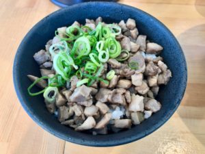 麺処しろのチャーシュー丼