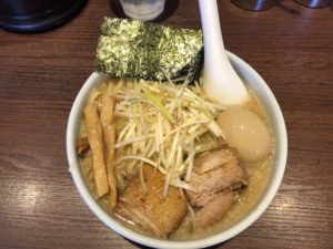 《二九八家いわせ》口コミ評価が高い市川市を代表するラーメン店！