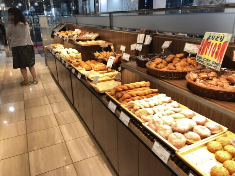 《ヤマザキプラザ市川》地元民に大人気！焼きたてパンが店内で食べられるカフェ！