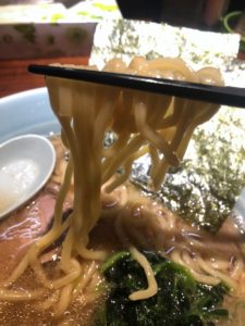 市政らーめんの麺