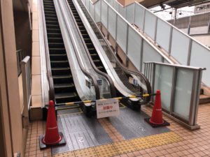 エスカレーターも雪の影響で中止