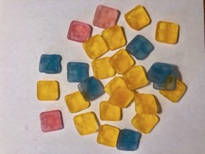 袋から全部出した平成最後のグミ