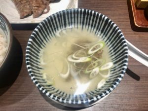 牛タン定食のテールスープ