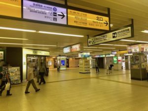 JR市川駅改札出たところの様子