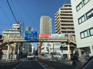 冬季オリンピック出場の中井選手を応戦する横断幕(2026年1月26日撮影)