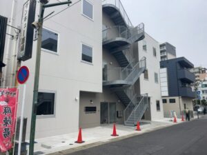 行徳駅前に完成した行徳メディカルステーションの建物外観（2026年3月13日筆者撮影）