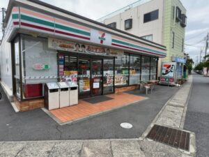 市川市南大野にあるセブンイレブン市川大野店の外観、ガナーズ通り沿いの店舗が2026年6月18日（木）15時で閉店予定（2026年6月5日筆者撮影）